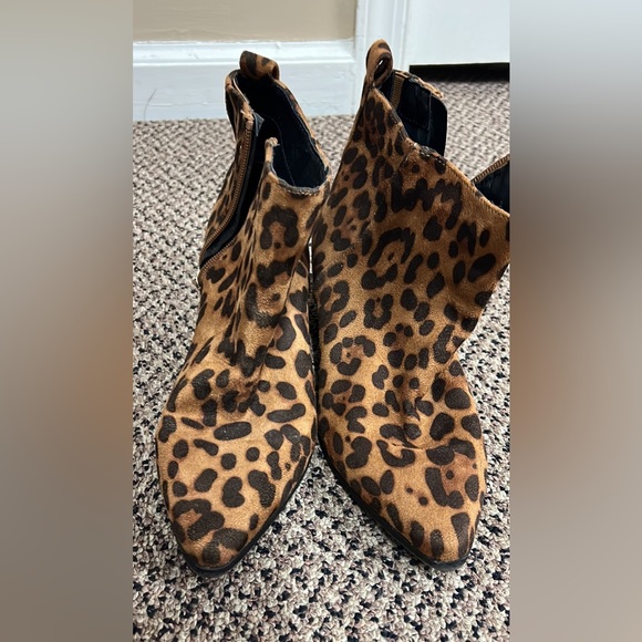 Woman’s booties - Picture 2 of 4